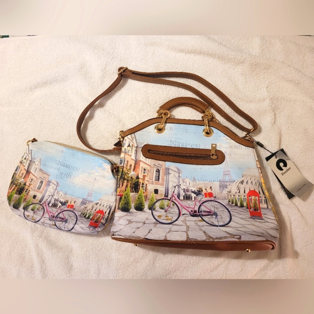 NWT Paris Purse by Realer W/Cosmetic Bag